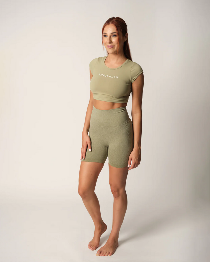 Sculpt Scrunch Shorts Light-Olive